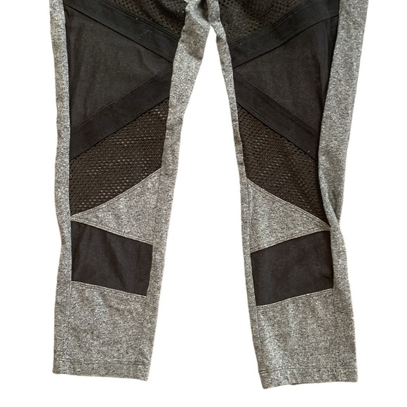 PINK‎ Victoria’s Secret Gray Mesh Ankle Workout Sport Leggings Size M - Picture 3 of 6